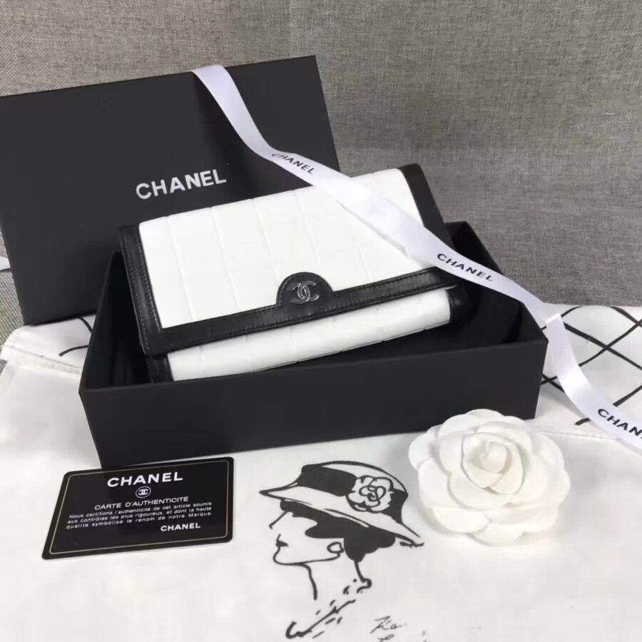 long wallet , white leather with long wallet